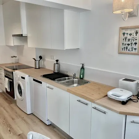 Lägenhet 3 Bedroom Apt